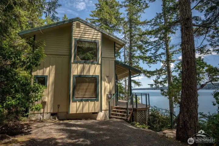 Two story home built to take advantage of the view! Two story home built to take advantage of the view!