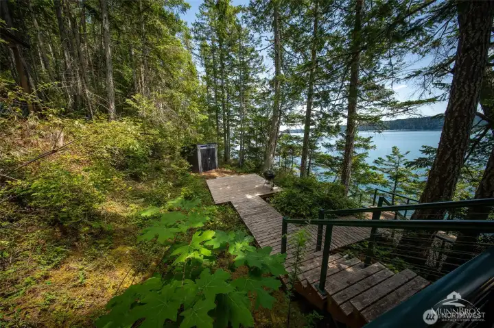 Expansive decks to enjoy the natural settings and views! Expansive decks to enjoy the natural settings and views!