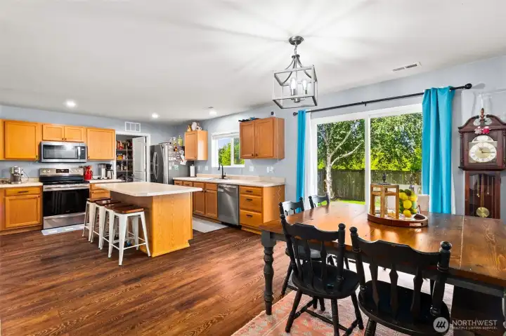 Dining/Kitchen