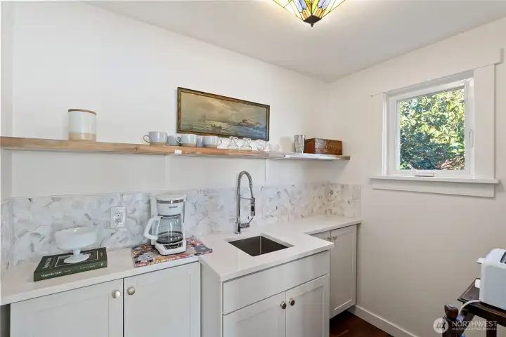 Walk in pantry.