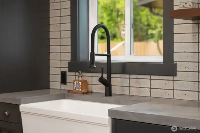 New 36" farmhouse sink with apron front