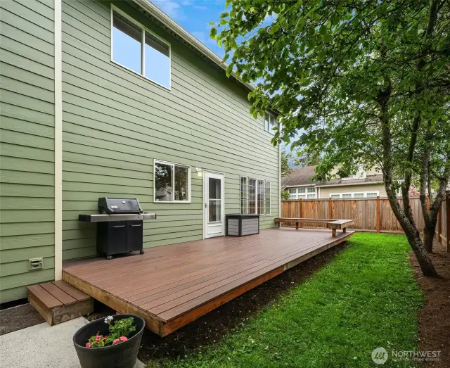 Large Trex deck - Don't miss the fruit trees!
