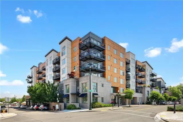 Top Floor, Corner Unit