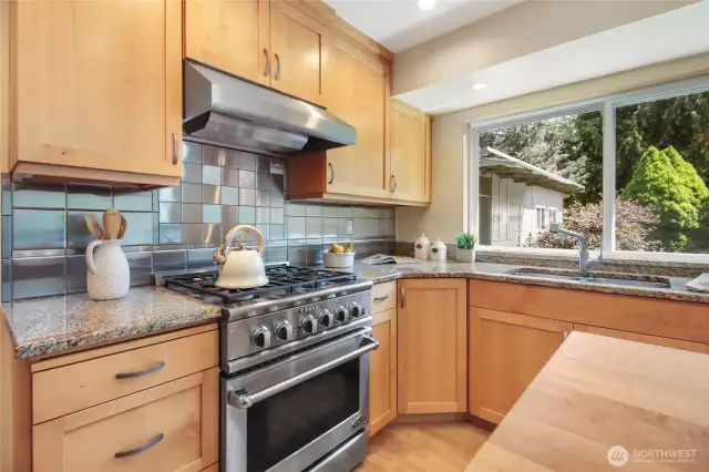 Dual-fuel gas range with electric oven.