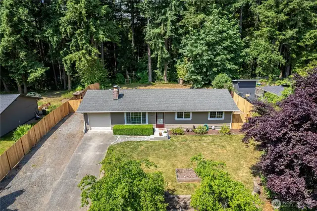 Space on side of the house for extra parking!