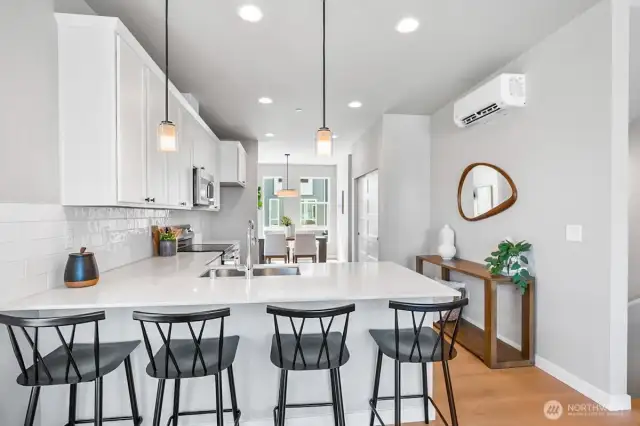 Photographs are for illustrative purposes only. Features, finishes, interior/exterior colors, landscaping and floorplan shown may vary from actual homes built.