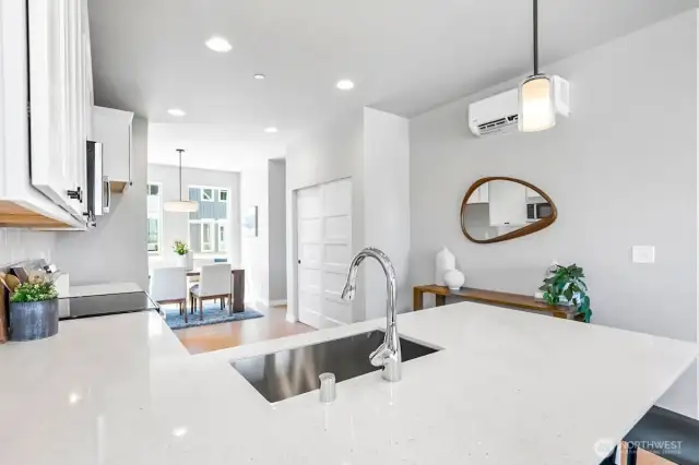 Photographs are for illustrative purposes only. Features, finishes, interior/exterior colors, landscaping and floorplan shown may vary from actual homes built.
