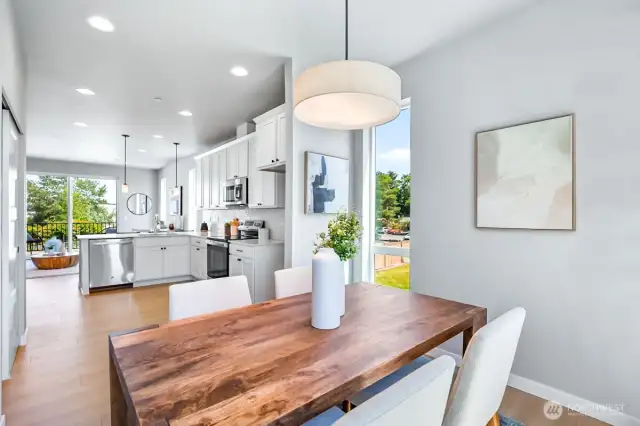 Photographs are for illustrative purposes only. Features, finishes, interior/exterior colors, landscaping and floorplan shown may vary from actual homes built.