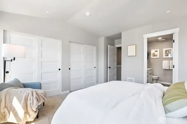 Photographs are for illustrative purposes only. Features, finishes, interior/exterior colors, landscaping and floorplan shown may vary from actual homes built.