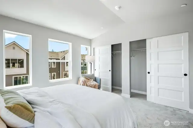 Photographs are for illustrative purposes only. Features, finishes, interior/exterior colors, landscaping and floorplan shown may vary from actual homes built.