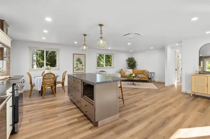 Spacious open concept designed for comfortable living as well as entertaining!