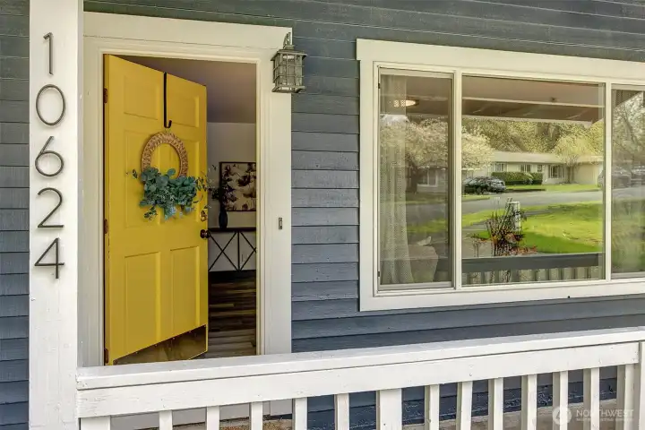 Welcome to this charming rambler!