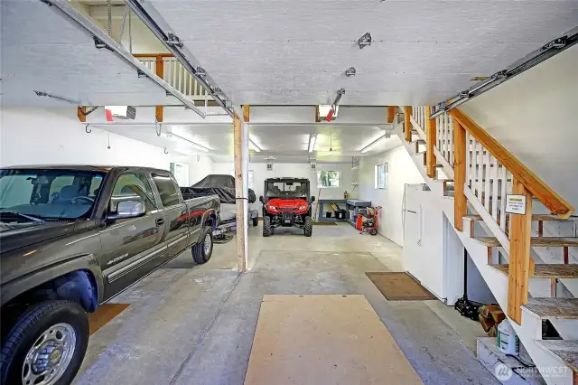 4 Car Garage & Loft