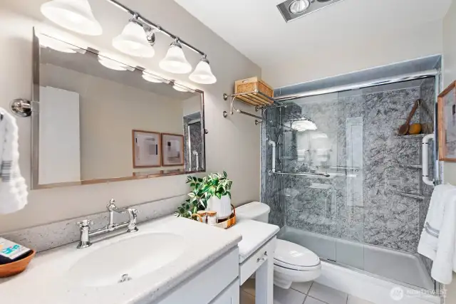 Updated full size bathroom with tub/shower combo.