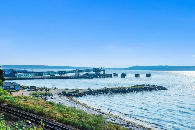 Just one block to Sunset Ave for breathtaking views and the Edmonds ferry terminal.