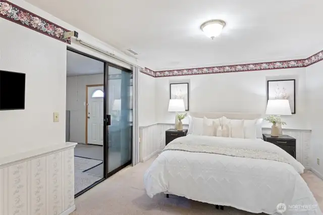 Bonsu Room with Walk-in Closet