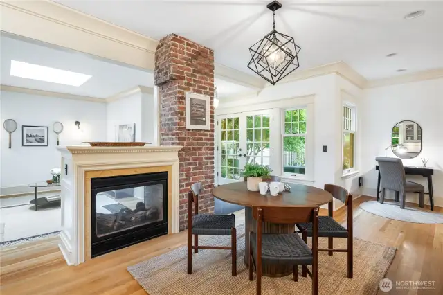 Informal dining, gas fireplace for cozy winter evenings