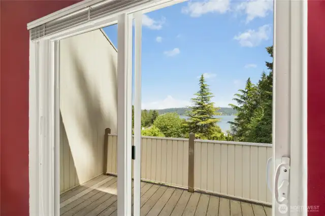 ...and Deck access