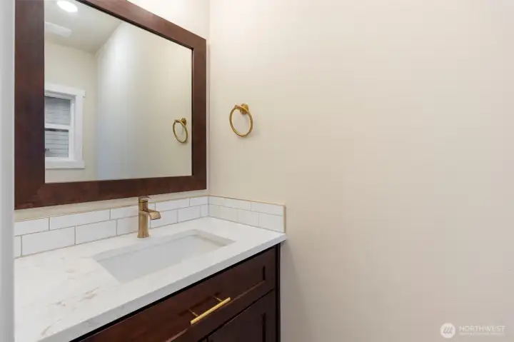 Main floor 1/2 bathroom
