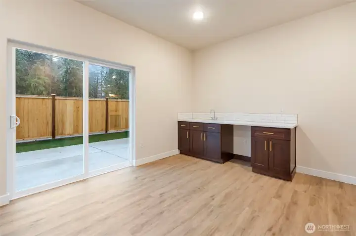 patio entry w/ kitchenette