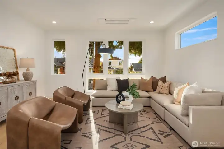 Photo of similar model home.