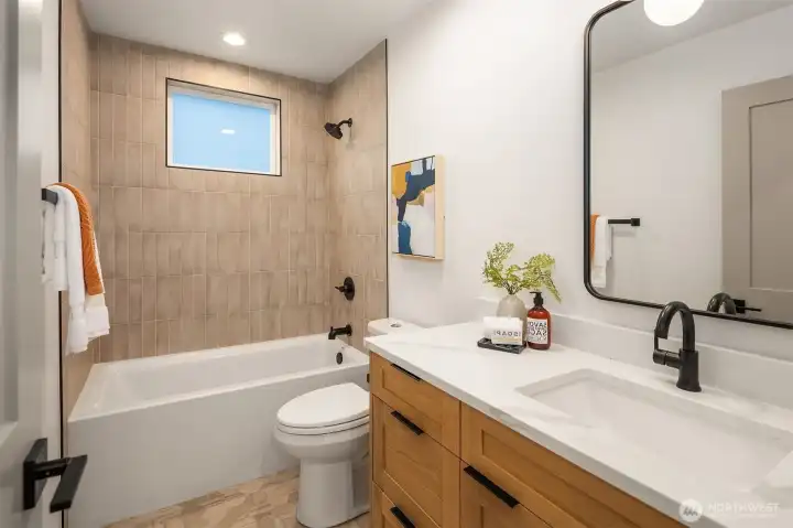 Photo of similar model home.