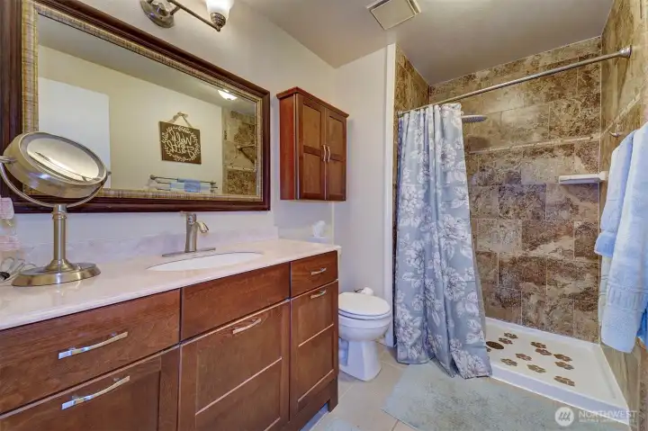 Primary ensuite bathroom