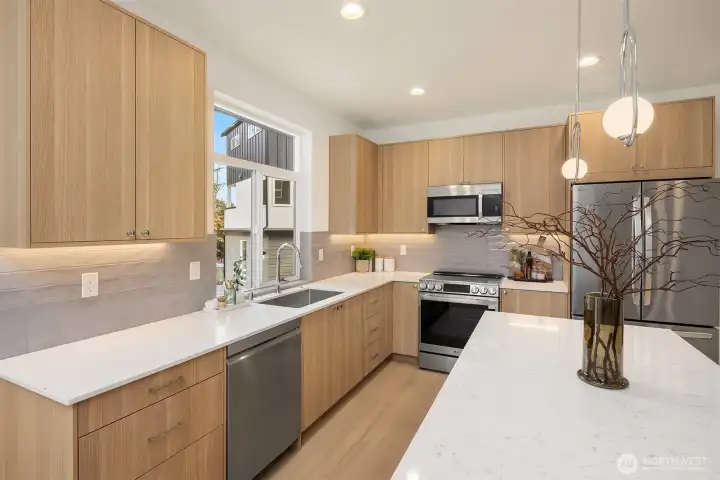 Photo from 10821, featuring similar floor plan and finishes