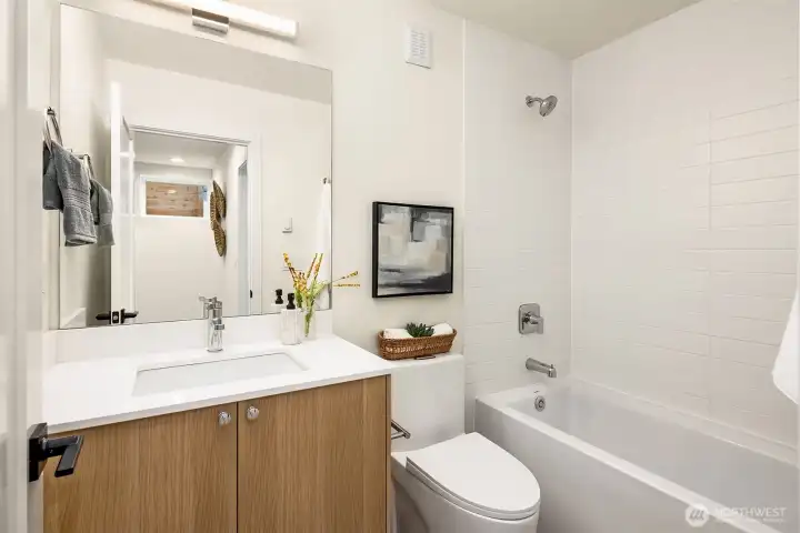 Photo from 10821, featuring similar floor plan and finishes