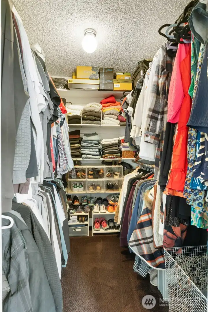 ~Primary Closet~