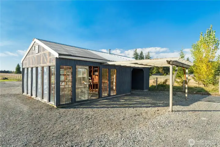 ~Fully Loaded Greenhouse with all the amenities.