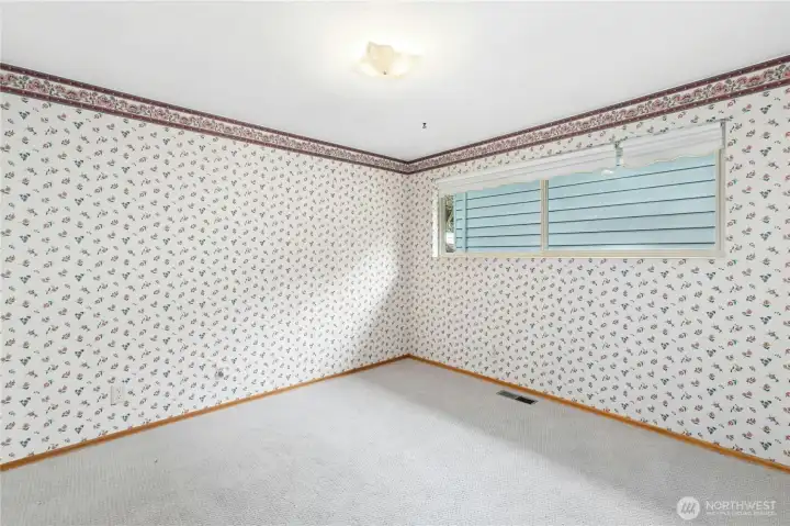 2nd bedroom, nice and large