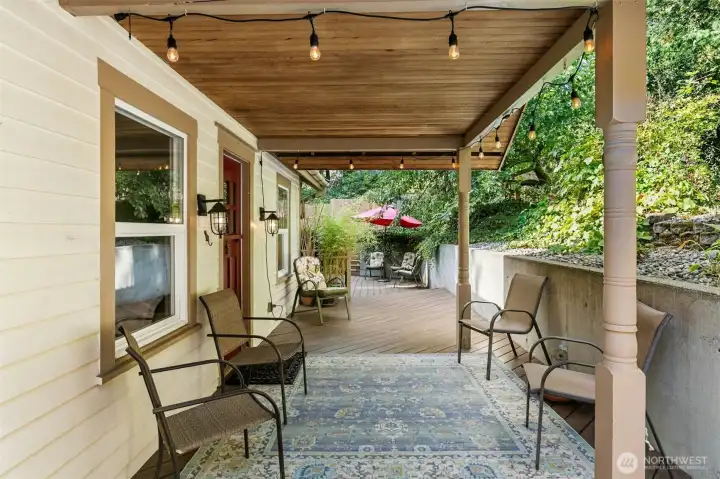 Covered porch, All Season