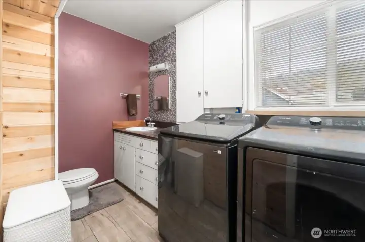 Main Floor 1/2 Bath & Utility