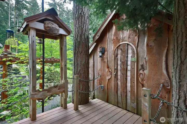 Tree house
