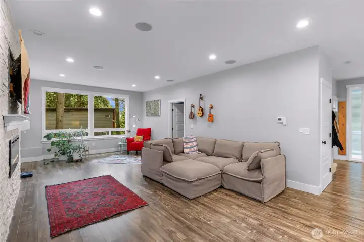 Large living room with lots of windows Large living room with lots of windows