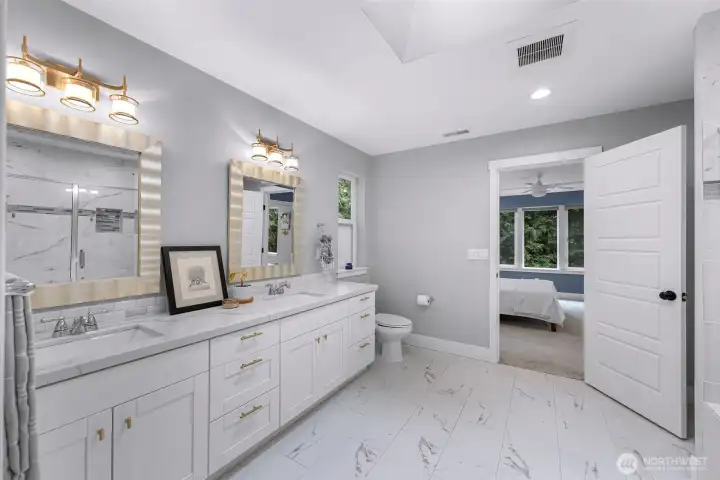 Spa-quality primary bath w/ double sinks Spa-quality primary bath w/ double sinks