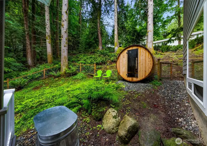 Almost Heaven 6-person sauna conveys with sale! Almost Heaven 6-person sauna conveys with sale!