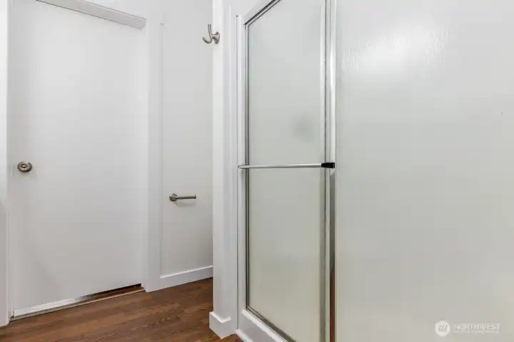 Primary Bathroom w/full size shower Primary Bathroom w/full size shower