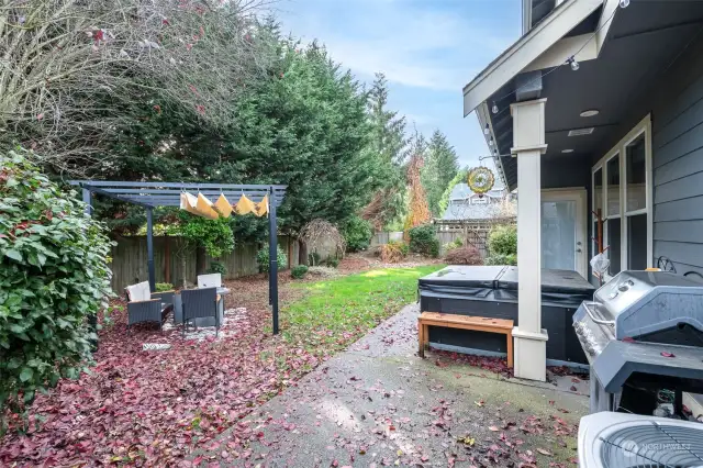 Pergola and Hot tub convey