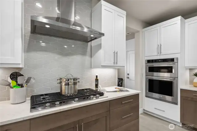 5 Burner Gas Stove Top. Photos are for representational purposes only.  Colors and options may vary.