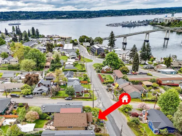 Prime area! A commuters dream! So close to the Bremerton- Seattle ferry terminal!