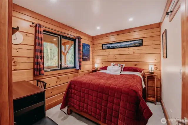 Main floor bedroom (2)