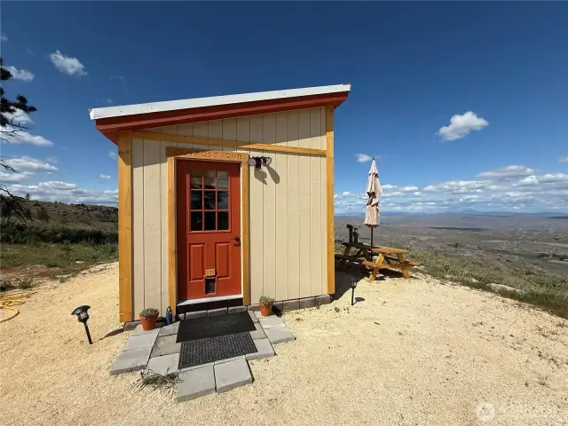 Cabin front above building site
