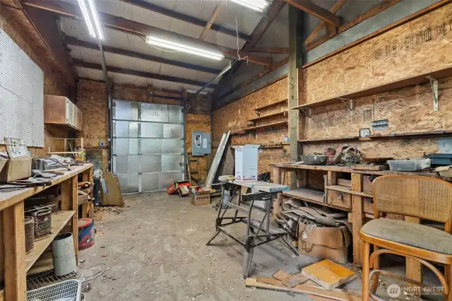 room shop with roll up door