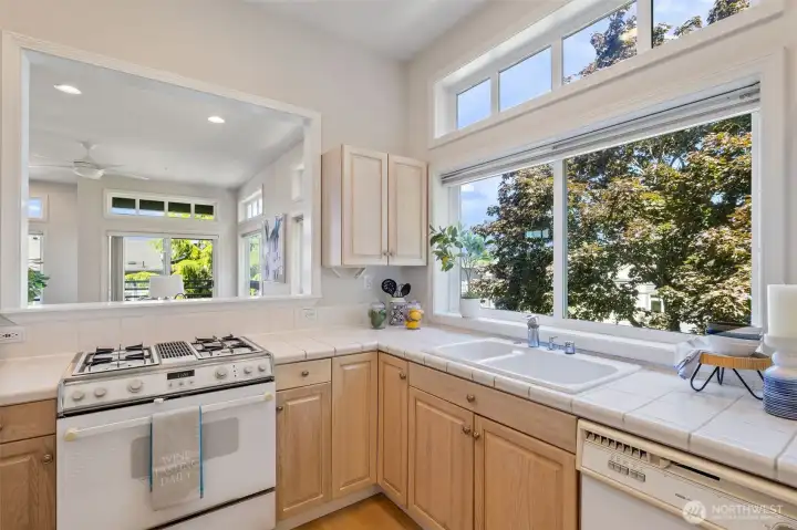 bright Kitchen,