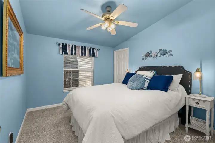Bright and inviting 2nd bedroom