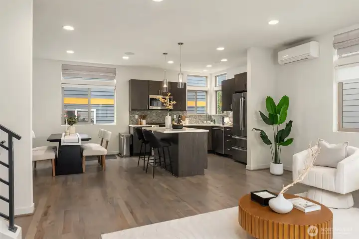 Kitchen w/ Dining