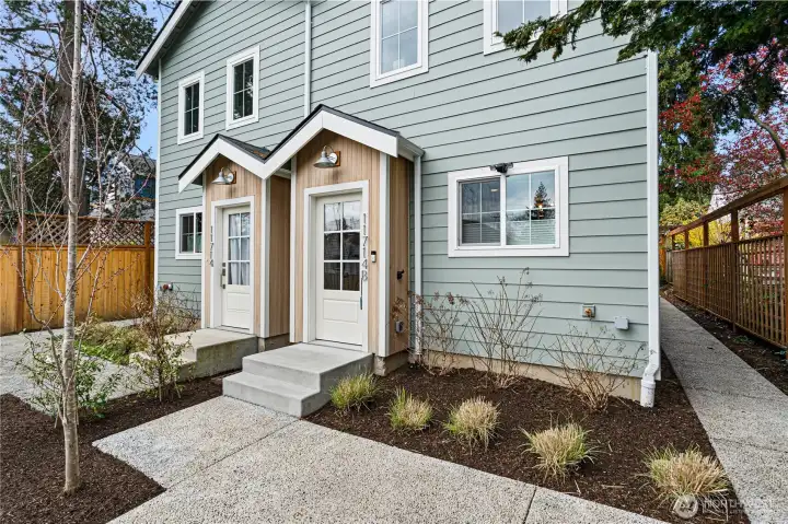 Walkway to the right leads you to 26th where additional street parking is plentiful.