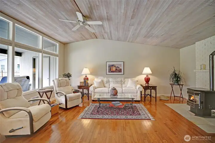 Gorgeous Open Great Room~